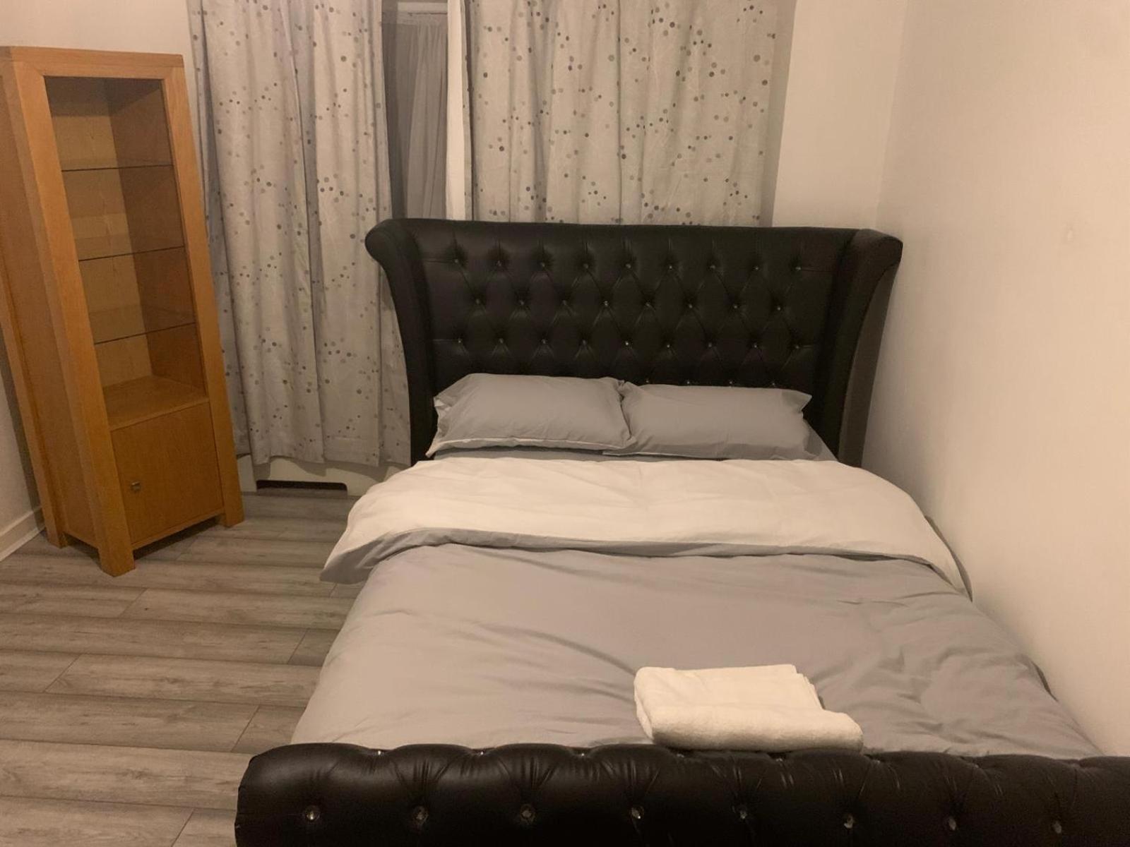 At Apex House Bed & Breakfast Horndon-on-the-Hill Екстериор снимка
